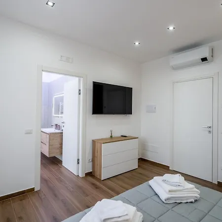 Apartman One Fiera With Private Bathroom