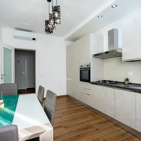 One Fiera With Private Bathroom ורונה