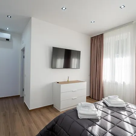 דירה One Fiera With Private Bathroom *