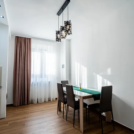 One Fiera With Private Bathroom * ורונה