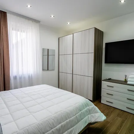 One Fiera With Private Bathroom Verona
